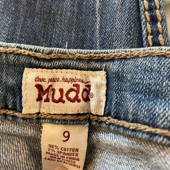 Trendy Y2K faded and distressed Mudd jeans size 9 - Picture 3 of 3